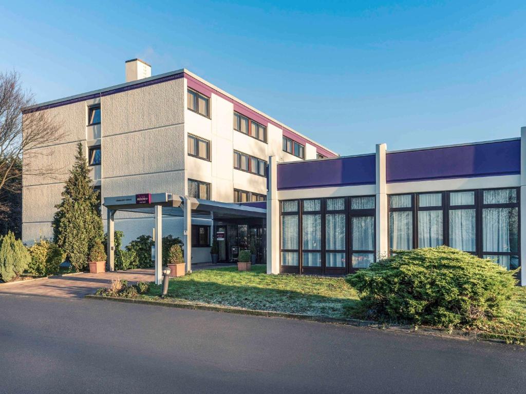 Mercure Düsseldorf Airport Lintorfer Weg 75, 40885 Ratingen