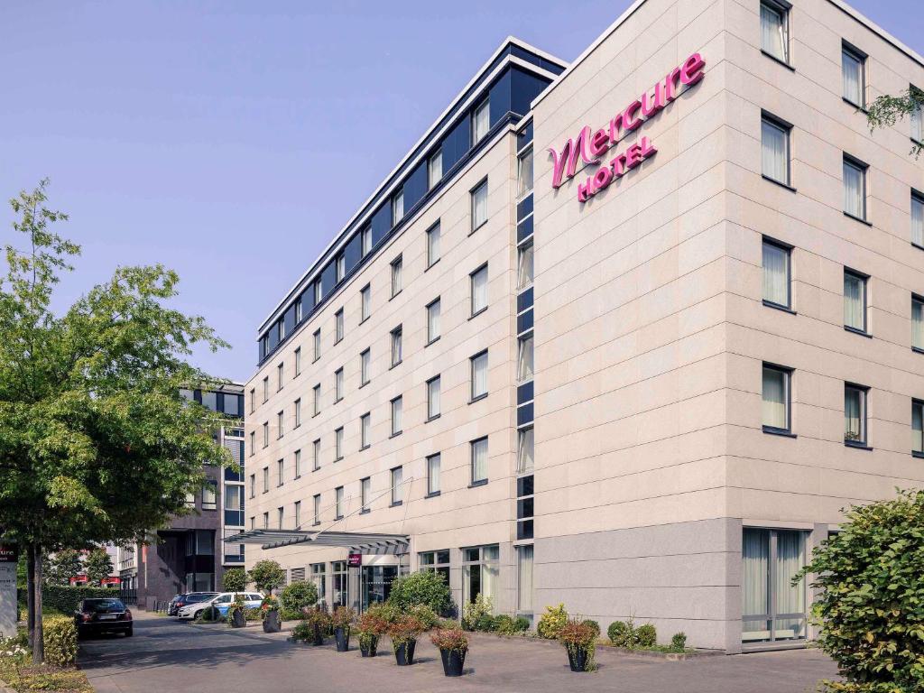 Mercure Hotel Düsseldorf City Nord Nördlicher Zubringer 7, 40470 Düsseldorf