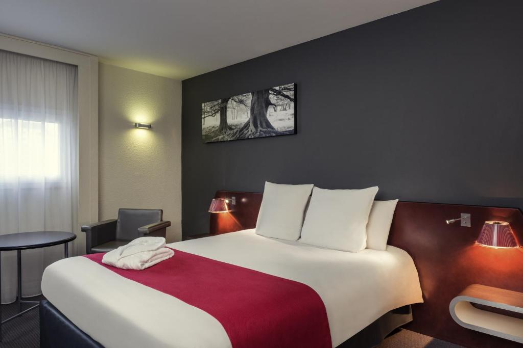 Hôtel Mercure Rennes Centre Gare 1 Rue Du Capitaine Maignan 35000 Rennes