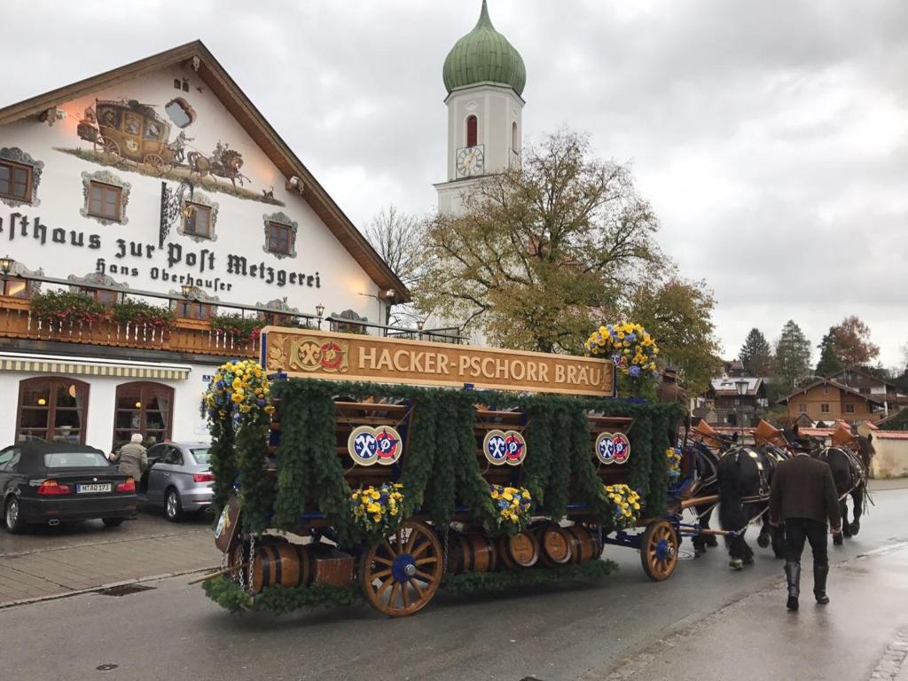 Metzgerei Gasthof Oberhauser - Hotel zur Post Wolfratshauser Strasse 4, 82544 Egling