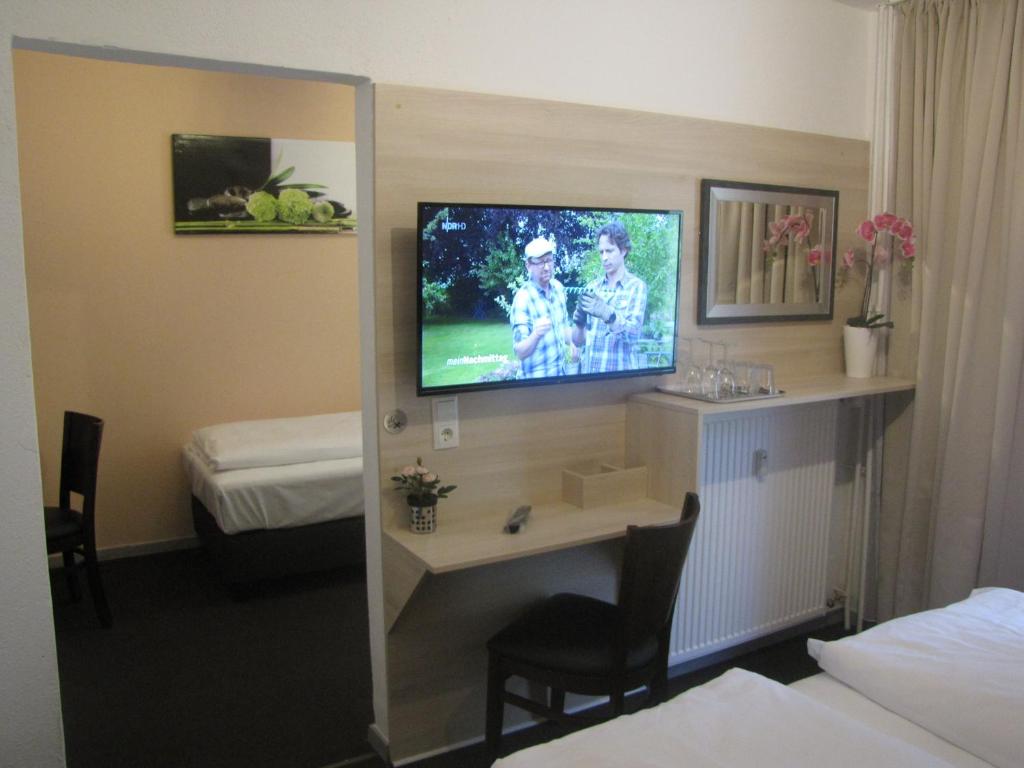 Milano Hotel Winterhuder Weg 54 3 Etagen, 22085 Hambourg