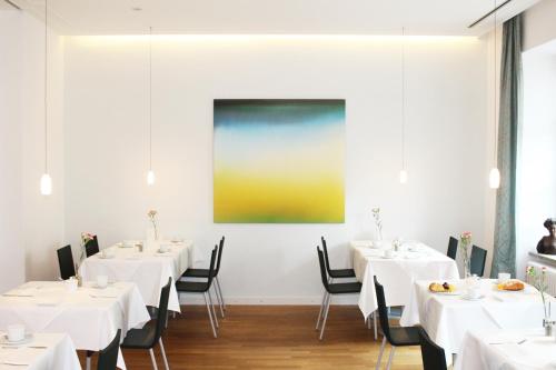MOMA1890 Boutique Hotel