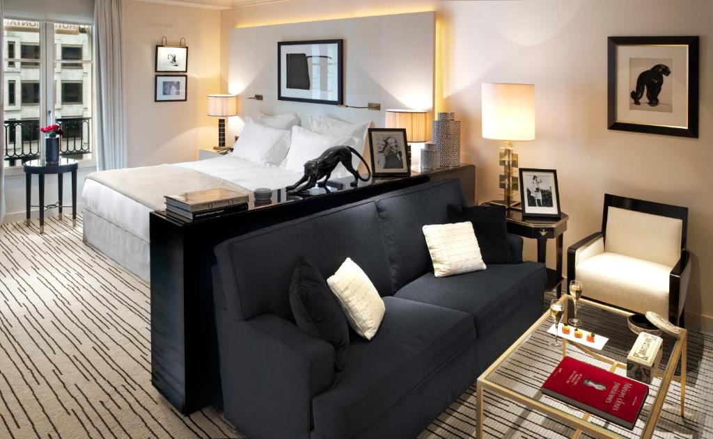 Hôtel Hotel Montaigne 6 Avenue Montaigne, 75008 Paris