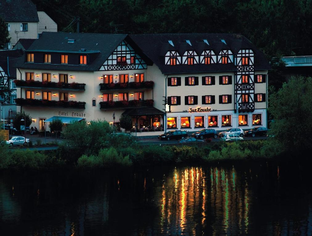 Moselhotel & Restaurant Zur Traube GmbH Alte Moselstr. 2, 56332 Löf