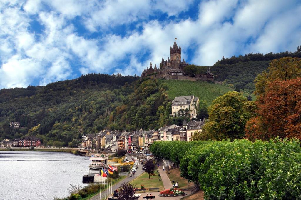 Hôtel Moselstern Hotel Brixiade &Triton Uferstraße 10-13 56812 Cochem