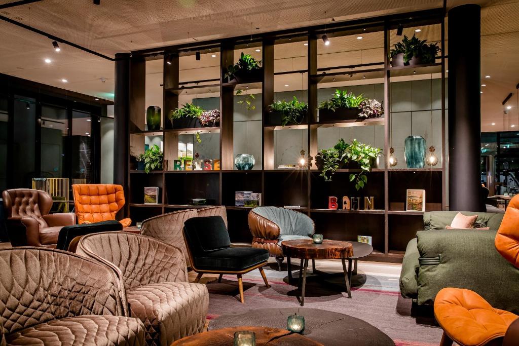 Motel One Stuttgart-Hauptbahnhof 32 Kriegsbergstraße, 70174 Stuttgart