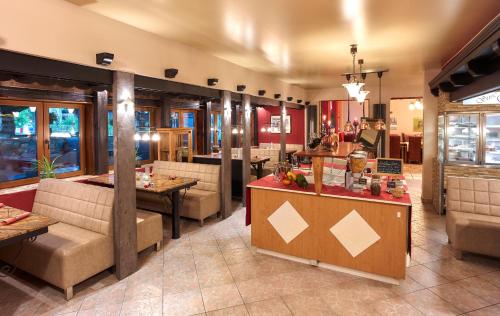 Hôtel Hotel Naheschlößchen Berliner Str. 69 / Ecke Rheingrafenstr. Bad Münster am Stein-Ebernburg