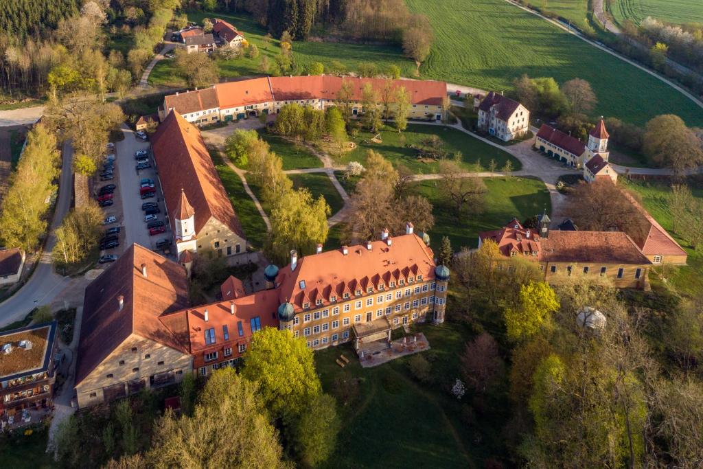 Hôtel Naturschlosshotel Blumenthal Blumenthal 1 86551 Aichach