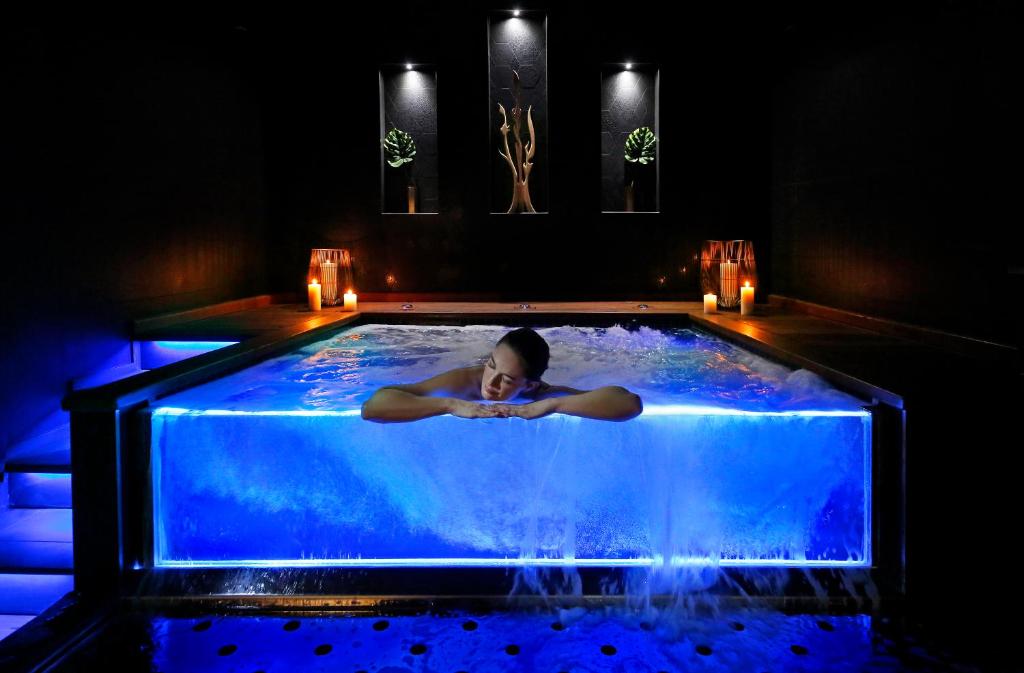 Hôtel Negrecoste Hôtel & Spa 33, Cours Mirabeau 13100 Aix-en-Provence