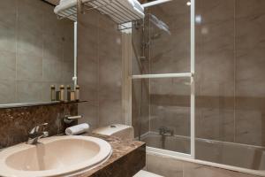 Neuilly Park Hotel