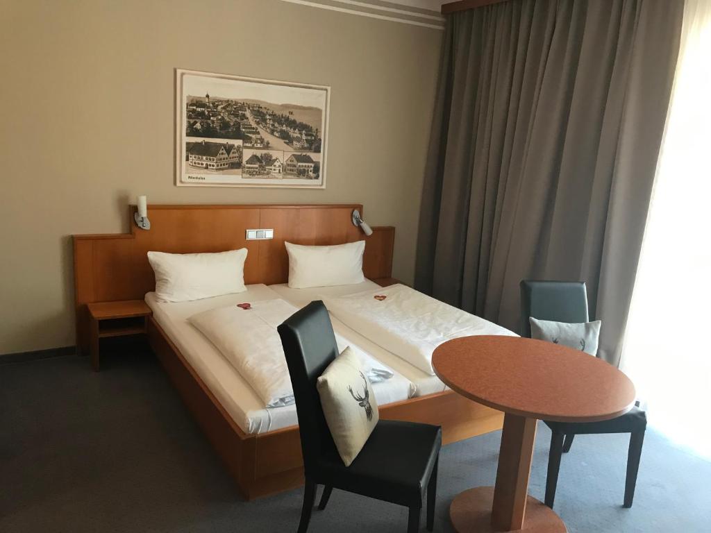 Neumaiers Hirsch -Gasthof und Landhotel Römerstraße 31, 89264 Weißenhorn