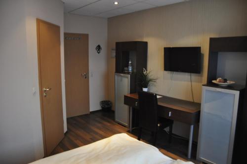 Hôtel Hotel Neuzeit Carl-Benz-Straße 10 Schwalbach