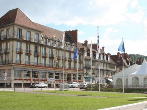 Hôtel Normotel la Marine 76 18 Quai Guilbaud 76490 Caudebec-en-Caux