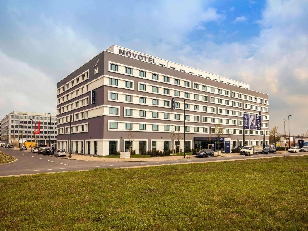 Hôtel Novotel Duesseldorf Airport Wanheimerstrasse 78 40468 Düsseldorf