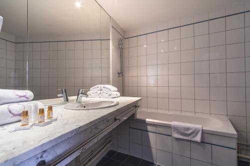 Hotel Ours Blanc - Place Victor Hugo Toulouse france