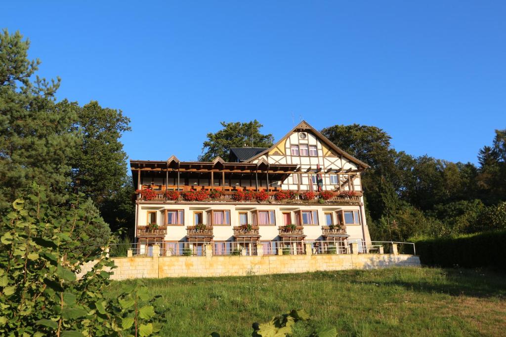 Panoramahotel Wolfsberg Zum Wolfsberg 102, 01814 Bad Schandau