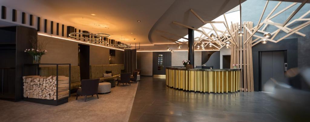 Parkhotel Schmid Augsburger Straße 28, 86477  Adelsried