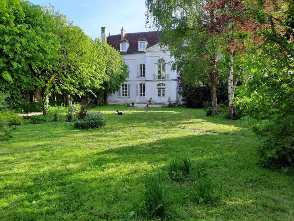 Séjour chez l'habitant Hôtel Particulier St-Eusèbe - Saint-Eusèbe Mansion 8 rue Hippolyte Ribière, 89000 Auxerre