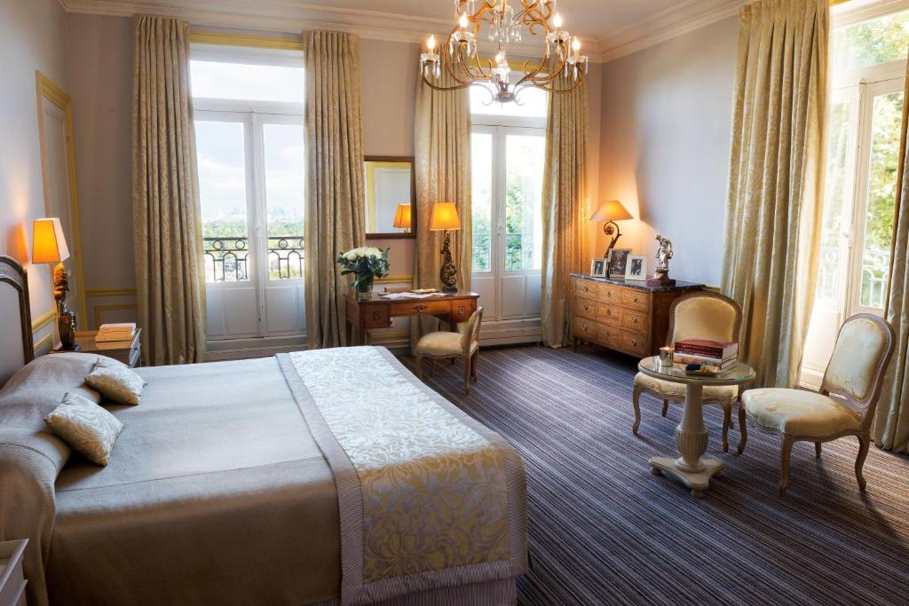 Hôtel Pavillon Henri IV 19-21 Rue Thiers 78100 Saint-Germain-en-Laye