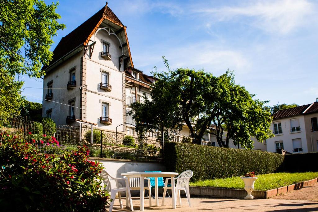 Hôtel Pension Gérard 19 Rue de la Chavanne 52400 Bourbonne-les-Bains