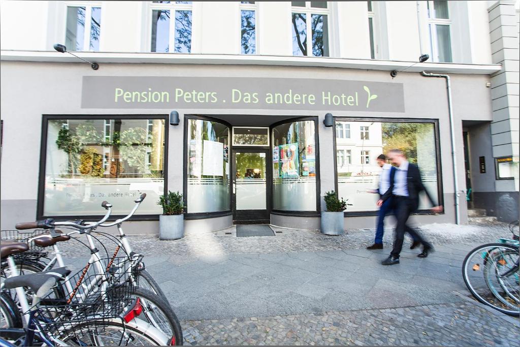 Pension Peters – Das andere Hotel Kantstraße 146, 10623 Berlin