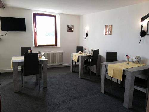 Pension Riverside in Leverkusen Hitdorf am Rhein - Zentral an der A1 und 59