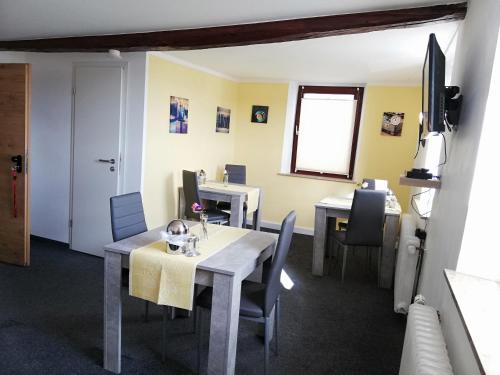 Pension Riverside in Leverkusen Hitdorf am Rhein - Zentral an der A1 und 59
