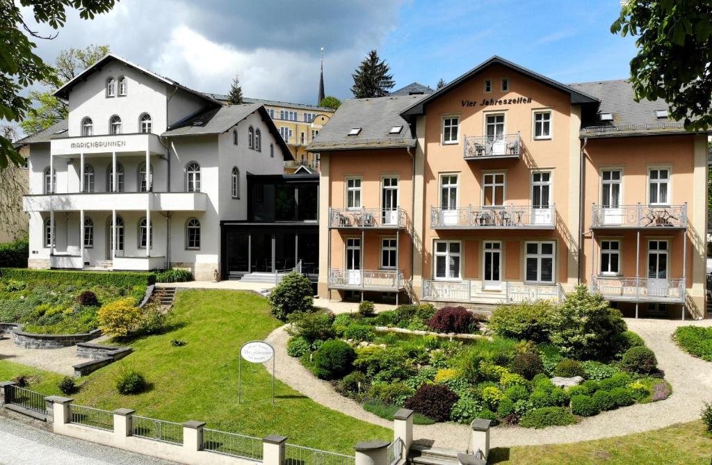 Maison d'hôtes Hotel-Pension Vier Jahreszeiten Badstr. 19, 08645 Bad Elster