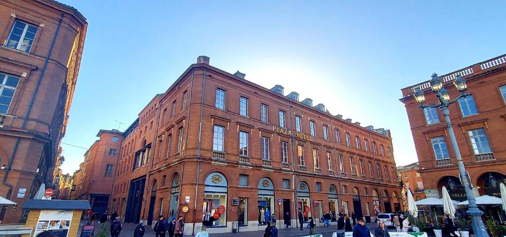 Hôtel Plaza Hotel Capitole Toulouse - Anciennement-formerly CROWNE PLAZA 7 Place du Capitole 31000 Toulouse