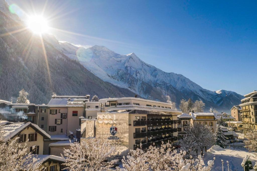 Hôtel Pointe Isabelle 165, Avenue Michel Croz 74400 Chamonix-Mont-Blanc