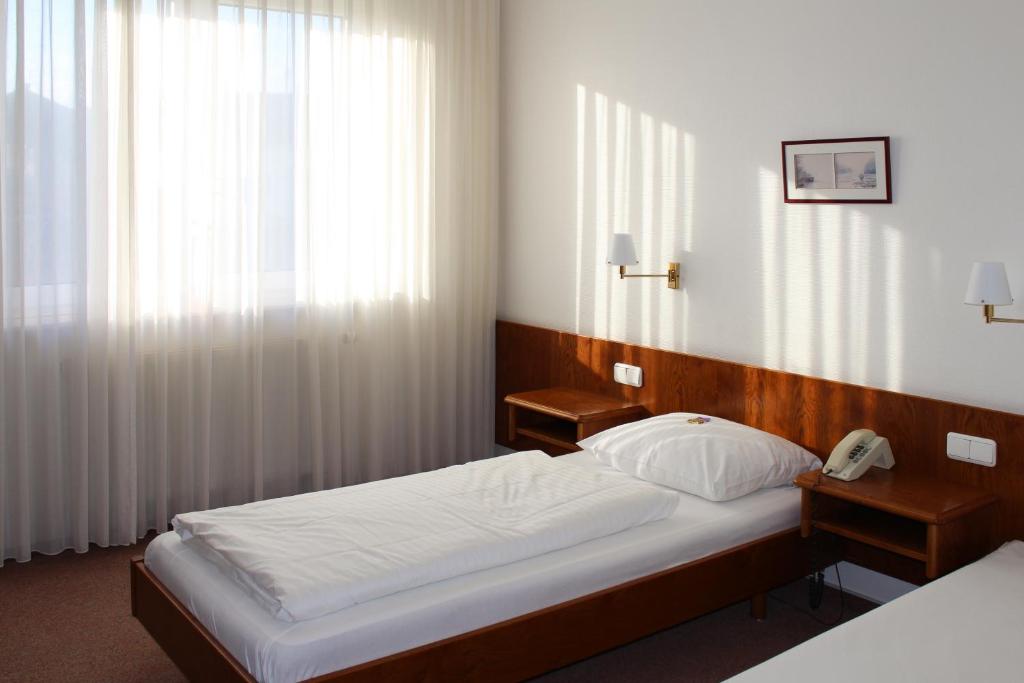 Hôtel Hotel Post Nieder-Rosbacher-Str.11-13, 61191 Rosbach vor der Höhe