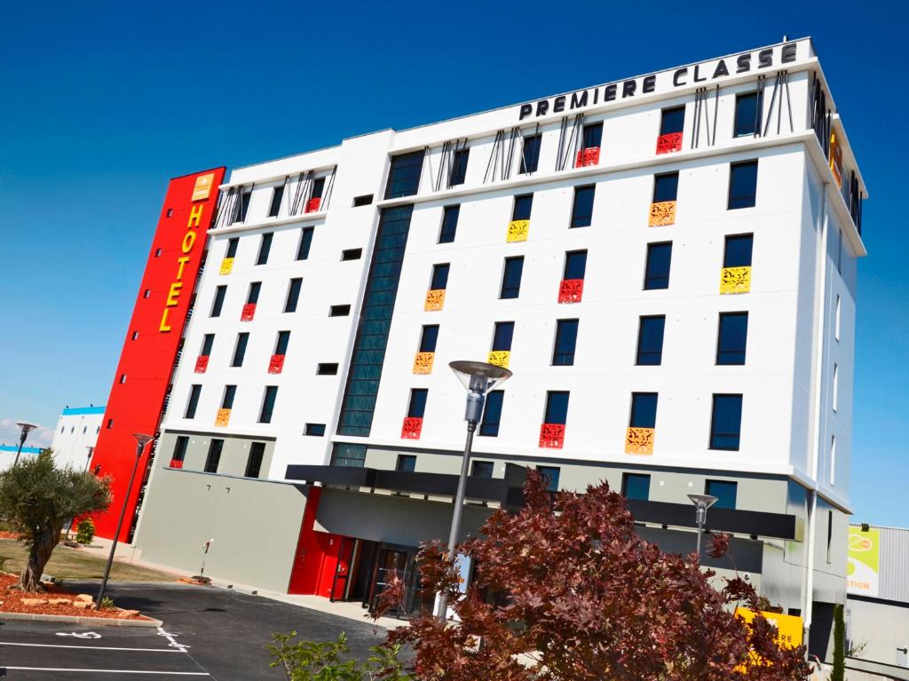 Hôtel Première Classe Lyon - Saint Priest Eurexpo 28 rue Monseigneur Ancel 69800 Saint-Priest