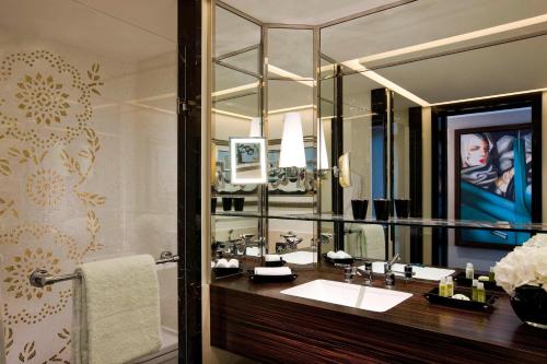Prince de Galles, un hôtel Luxury Collection, Paris