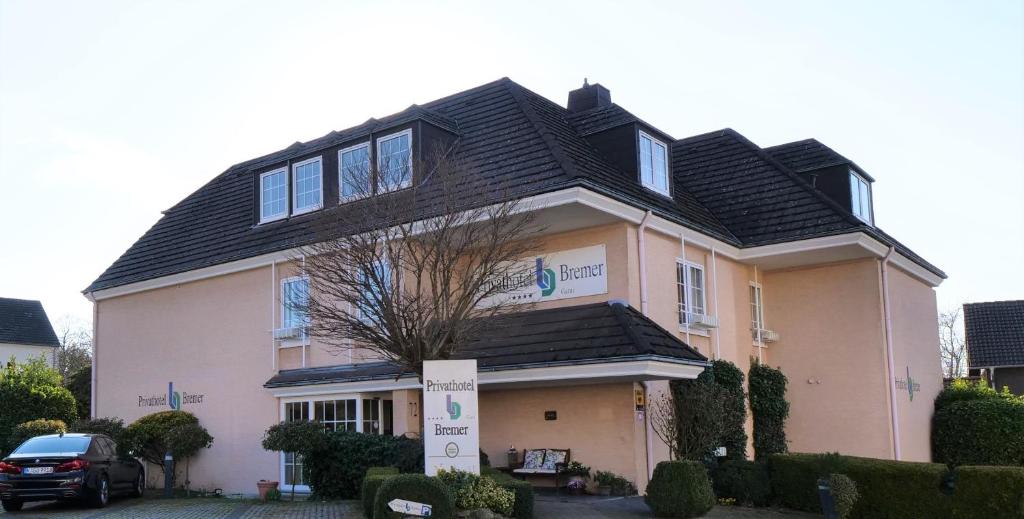 Privathotel Bremer Dombach-Sander-Straße 72, 51465 Bergisch Gladbach