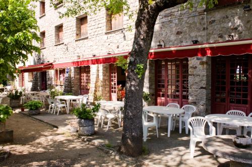 Hôtel - Pub Le Petit Bosquet Santo-Pietro-di-Venaco france