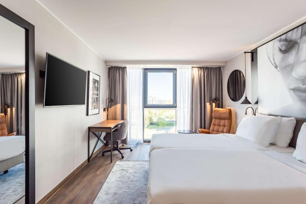 Radisson Blu Conference Hotel, Düsseldorf Karl-Arnold-Platz 5, 40474 Düsseldorf