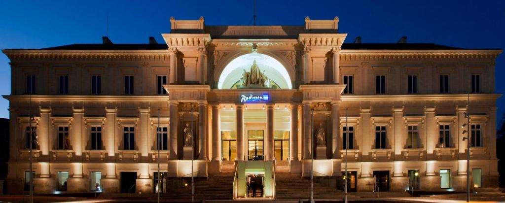 Radisson BLU Hotel Nantes 6, place Aristide Briand, 44000 Nantes