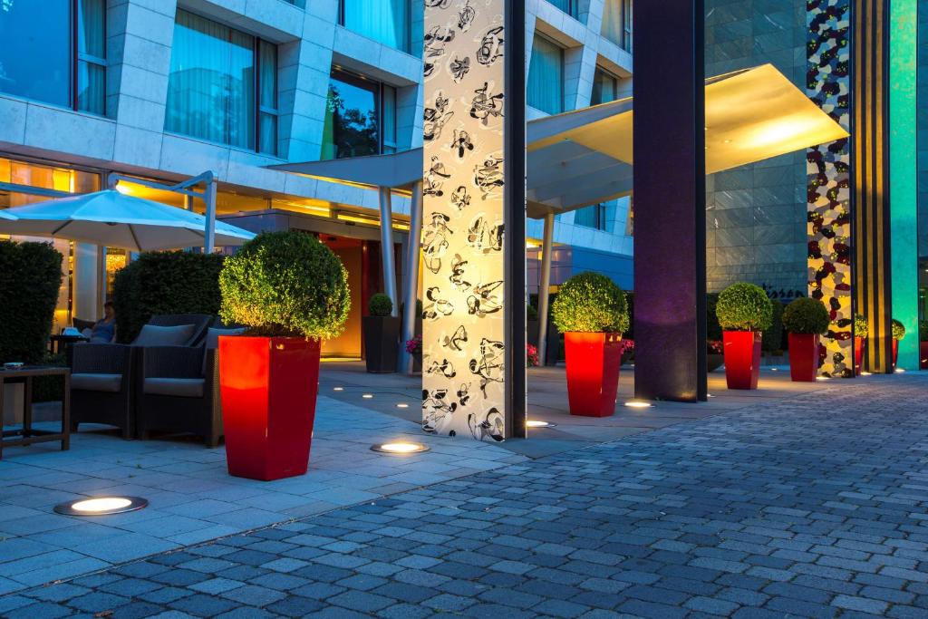 Radisson Blu Media Harbour Hotel, Düsseldorf Hammer Strasse 23, 40219 Düsseldorf