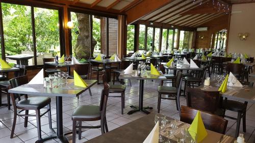 Hotel Regina Ars-sur-Formans france