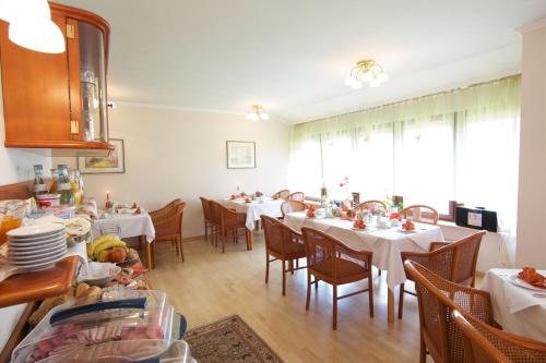 Hotel Reinhardtshof Garni Wolfschlugen allemagne