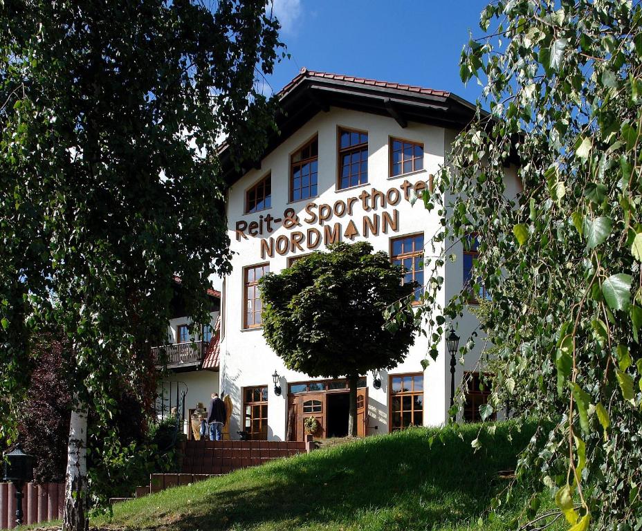 Reit-und Sporthotel Nordmann Deistraße 23, 06543 Stangerode