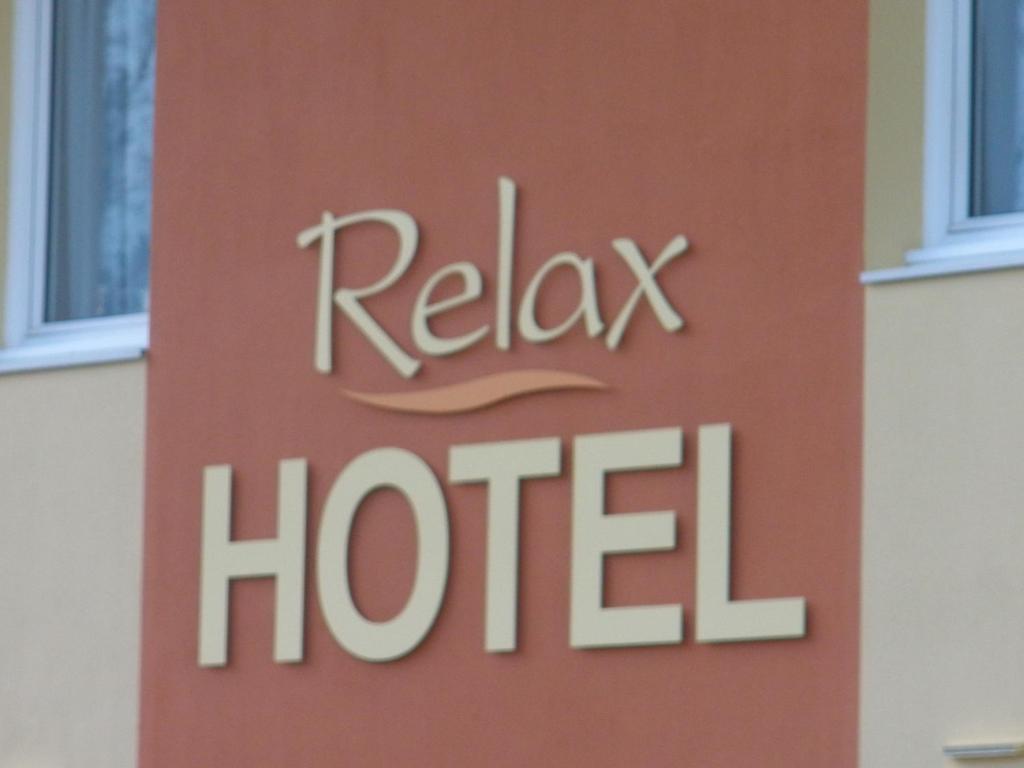 Relax Hotel 239 rue du Clou, 01430 Maillat