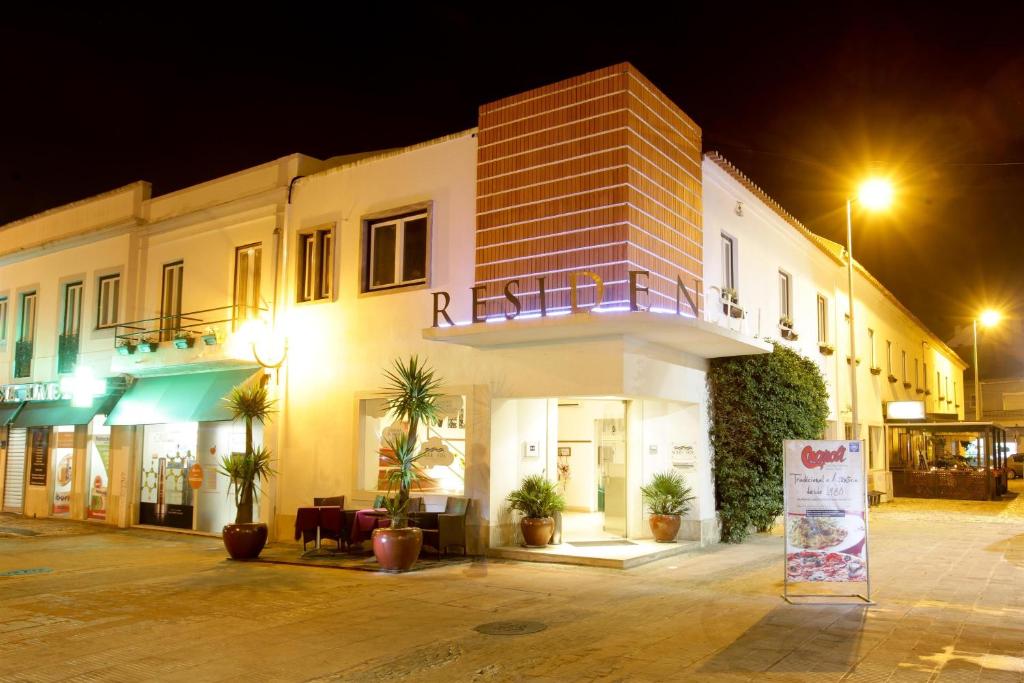Hôtel Residencial Mar e Sol Rua dos Pescadores, 42 2825-325 Costa da Caparica