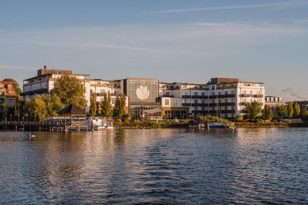 Hôtel Resort Mark Brandenburg & Fontane Therme An der Seepromenade 20 16816 Neuruppin