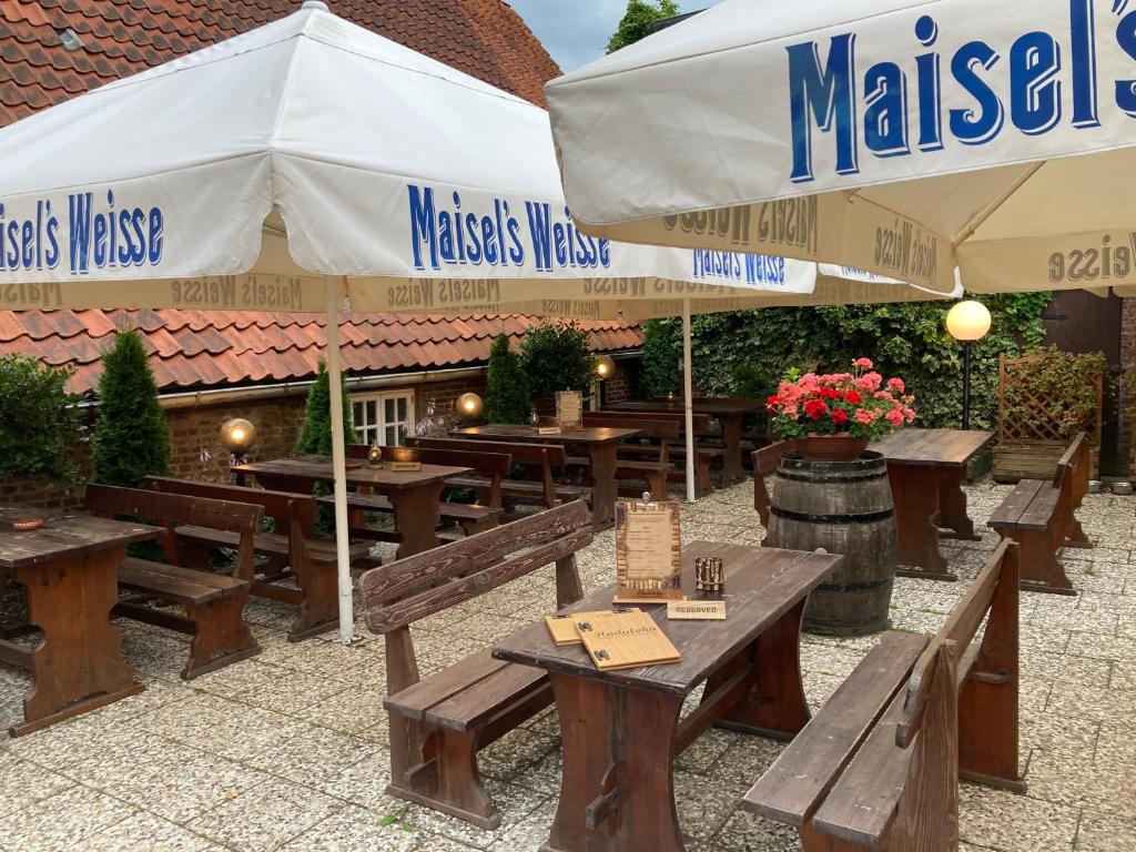 Hôtel Restaurant- Hotel- Biergarten Haduloha Marktstr.24 21762 Otterndorf