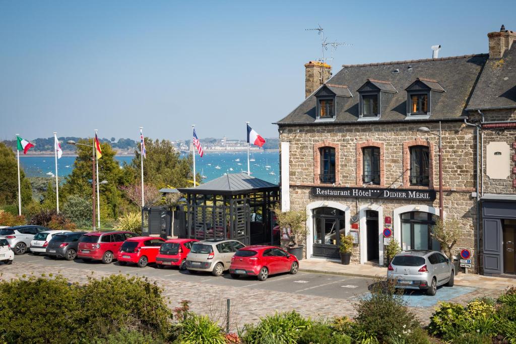 Hôtel Restaurant Hotel Didier Méril 1 place du Général de Gaulle 35800 Dinard