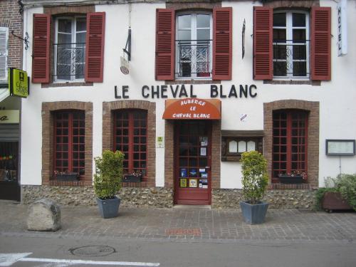 Hôtel Hotel Restaurant Le Cheval Blanc 4 Rue des Ponts Charny