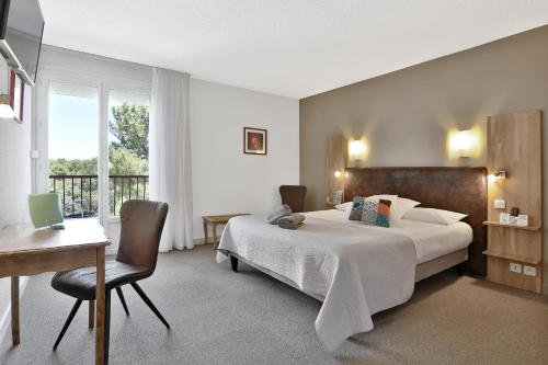 Hotel Restaurant Logis Le Tropicana Douville france