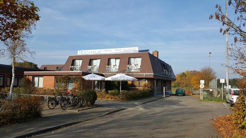 Hôtel Hotel Restaurant Teichaue Scharnebecker Weg 15, 21365 Adendorf