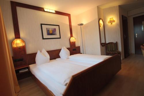 Hôtel Hotel-Restaurant und Gästehaus Löwen Im Deutschen Hof 15 Süßen